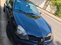Schwarz Gebraucht 2002 Renault Clio II Kleinwagen | 1.000 €