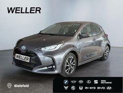 Grau Gebraucht 2021 Toyota Yaris Hybrid Team Kleinwagen | 20.380 € (Etwas zu teuer)