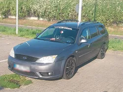 Grau Gebraucht 2003 Ford Mondeo Kombi | 1.600 € (Fairer Preis)