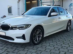Weiß Gebraucht 2019 BMW 320 Sport Line Limousine | 22.490 € (Fairer Preis)