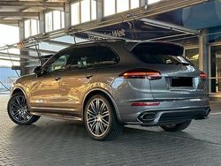 Grau Gebraucht 2015 Porsche Cayenne Chrono SUV | 27.900 € (Teuer)