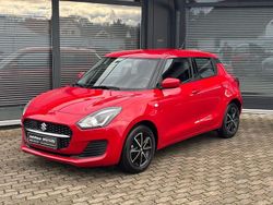 Rot Gebraucht 2022 Suzuki Swift Club Limousine | 13.900 € (Fairer Preis)