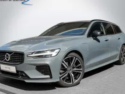 Grau Gebraucht 2022 Volvo V60 Plus Kombi | 19.990 € (Guter Preis)
