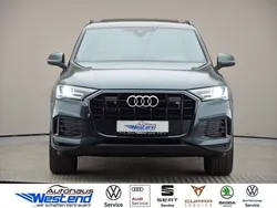 Camouflagegrün (metallic) Gebraucht 2021 Audi Q7 SUV | 52.960 € (Superpreis)