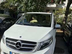 Weiß Gebraucht 2017 Mercedes V220 Edition Van / Kleinbus | 30.000 € (Guter Preis)