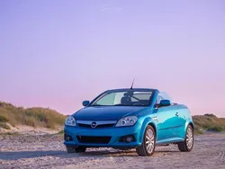 Blau Gebraucht 2005 Opel Tigra Cabrio | 2.699 € (Fairer Preis)