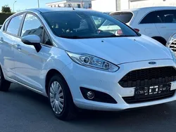Weiß Gebraucht 2017 Ford Fiesta Celebration Kleinwagen | 7.500 € (Fairer Preis)