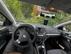 Schwarz Gebraucht 2007 VW Golf V Kleinwagen | 2.800 €