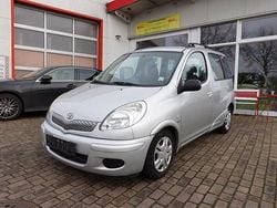 Grau Gebraucht 2003 Toyota Yaris Verso Sol Van / Kleinbus | 2.900 € (Fairer Preis)