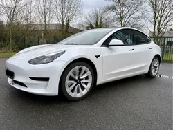 Weiß Gebraucht 2022 Tesla Model 3 Standard Range Plus Limousine | 26.800 € (Fairer Preis)