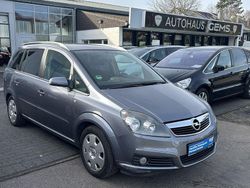 Grau Gebraucht 2006 Opel Zafira Edition Van / Kleinbus | 2.990 € (Fairer Preis)