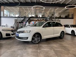 Weiß Gebraucht 2015 Skoda Rapid Emotion Plus Limousine | 7.699 € (Guter Preis)