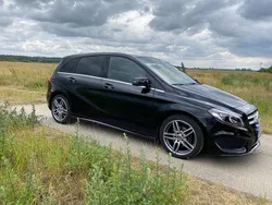 Schwarz Gebraucht 2018 Mercedes B200 Van / Kleinbus | 17.700 € (Fairer Preis)