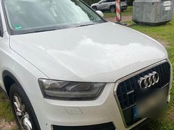 Weiß Gebraucht 2012 Audi Q3 SUV | 13.500 € (Etwas zu teuer)
