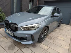 Grau Gebraucht 2019 BMW 120 M Sport Kleinwagen | 29.300 €