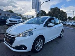 Weiß Gebraucht 2017 Peugeot 208 Kleinwagen | 8.990 € (Fairer Preis)