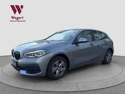 Skyscraper grau metallic Gebraucht 2022 BMW 118 Advantage Kleinwagen | 21.950 € (Fairer Preis)