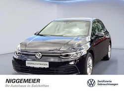 Deep black perleffekt Gebraucht 2023 VW Golf VIII Life Limousine | 21.990 € (Fairer Preis)