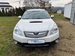 Weiß Gebraucht 2013 Subaru Legacy Kombi | 3.990 € (Guter Preis)