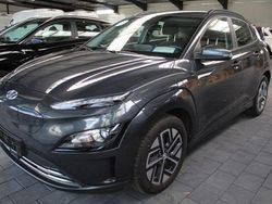 Grau Gebraucht 2022 Hyundai Kona Select SUV | 19.490 € (Etwas zu teuer)