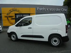 Weiß Gebraucht 2021 Opel Combo Van / Kleinbus | 14.400 € (Fairer Preis)