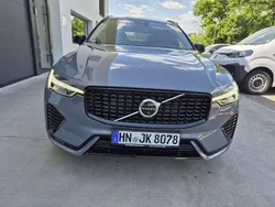 Grau Gebraucht 2024 Volvo XC60 Plus SUV | 46.900 € (Fairer Preis)