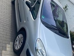 Silber Gebraucht 2005 Citroën Xsara Picasso Exclusive Van / Kleinbus | 2.450 € (Etwas zu teuer)