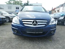 Blau Gebraucht 2010 Mercedes B200 Van / Kleinbus | 10.480 € (Teuer)