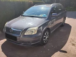 Grau Gebraucht 2006 Toyota Avensis Edition Kombi | 2.500 € (Fairer Preis)