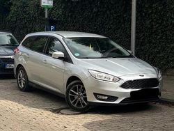 Silber Gebraucht 2016 Ford Focus Kombi | 4.650 €