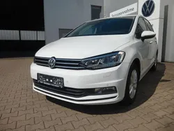 Weiß Gebraucht 2016 VW Touran Comfortline Van / Kleinbus | 14.500 € (Fairer Preis)
