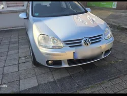 Silber Gebraucht 2007 VW Golf V Kleinwagen | 4.400 €