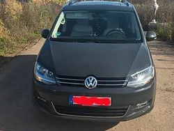 Grau Gebraucht 2016 VW Sharan Highline Van / Kleinbus | 17.499 € (Fairer Preis)