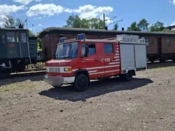 Rot Gebraucht 1993 Mercedes T2 Van | 11.900 €