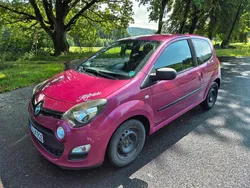 Rot Gebraucht 2014 Renault Twingo Kleinwagen | 3.800 €