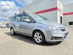 Grau Gebraucht 2005 Opel Zafira Van / Kleinbus | 2.480 € (Fairer Preis)