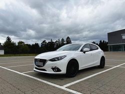 Weiß Gebraucht 2016 Mazda 3 Sports-Line Limousine | 12.490 € (Teuer)