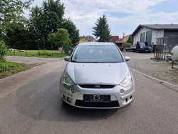 Silber Gebraucht 2010 Ford S-MAX S Van / Kleinbus | 2.250 € (Guter Preis)