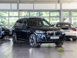 M carbonschwarz metallic Gebraucht 2023 BMW iX3 Impressive SUV | 46.990 € (Etwas zu teuer)