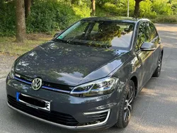 Grau Gebraucht 2020 VW e-Golf Kleinwagen | 15.800 € (Fairer Preis)