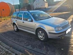 Grau Gebraucht 2001 VW Golf IV Kombi | 1.650 € (Guter Preis)