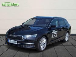 Schwarz (schwarzmagic perleffekt (schwarz)) Gebraucht 2024 Skoda Octavia Selection Kombi | 37.770 € (Fairer Preis)