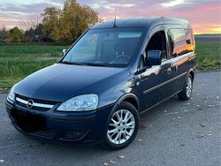 Blau Gebraucht 2011 Opel Combo Business Van / Kleinbus | 3.999 €