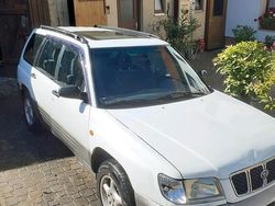 Weiß Gebraucht 2002 Subaru Forester SUV | 2.700 € (Etwas zu teuer)