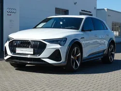 Weiß Gebraucht 2022 Audi e-tron Ambiente SUV | 52.200 € (Fairer Preis)