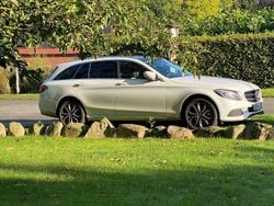 Weiß Gebraucht 2015 Mercedes C300e Kombi | 13.600 € (Etwas zu teuer)