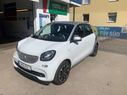 Weiß Gebraucht 2015 Smart ForFour Passion Limousine | 7.650 € (Fairer Preis)