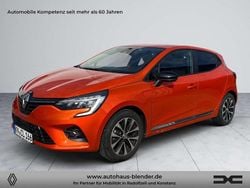 Valenciaorange metallic Gebraucht 2023 Renault Clio V Zen Limousine | 14.970 € (Fairer Preis)