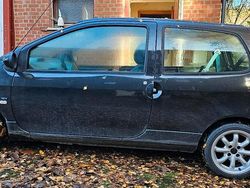 Schwarz Gebraucht 2003 Renault Twingo Kleinwagen | 1.350 € (Fairer Preis)