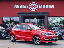 Flash rot Gebraucht 2017 VW Polo Sound Limousine | 10.900 € (Fairer Preis)